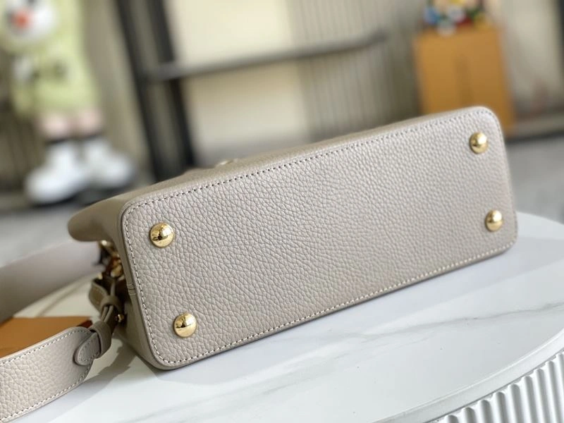 Minimalist Louis Vuitton Capucines BB Bags 94374