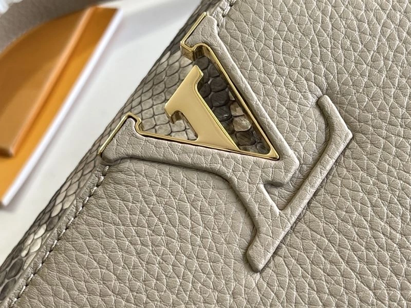 Minimalist Louis Vuitton Capucines BB Bags 94374