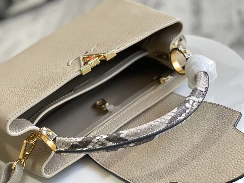 Minimalist Louis Vuitton Capucines BB Bags 94374