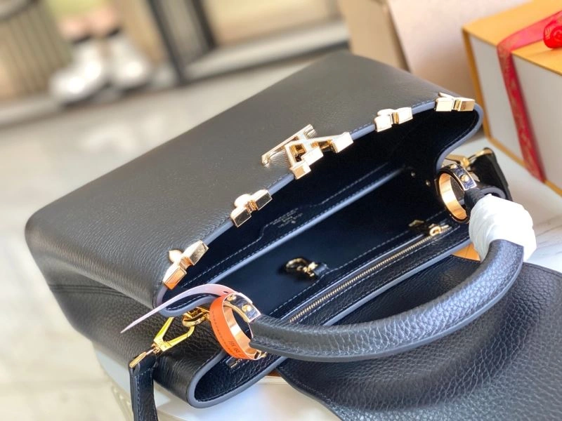 Louis Vuitton Capucines BB Bags TimelessDesign 93976