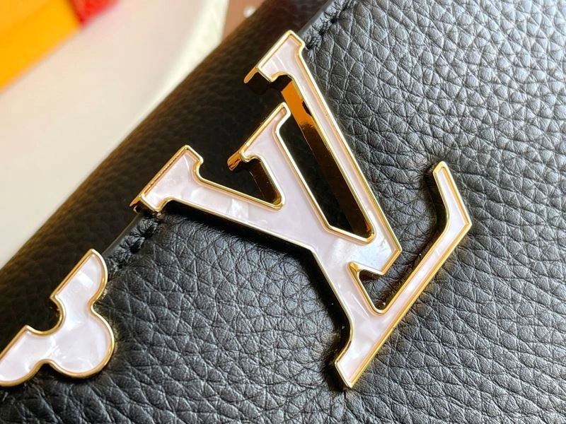 Timeless Louis Vuitton Capucines BB Bags 94025
