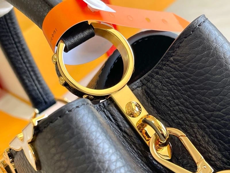 Timeless Louis Vuitton Capucines BB Bags 94025
