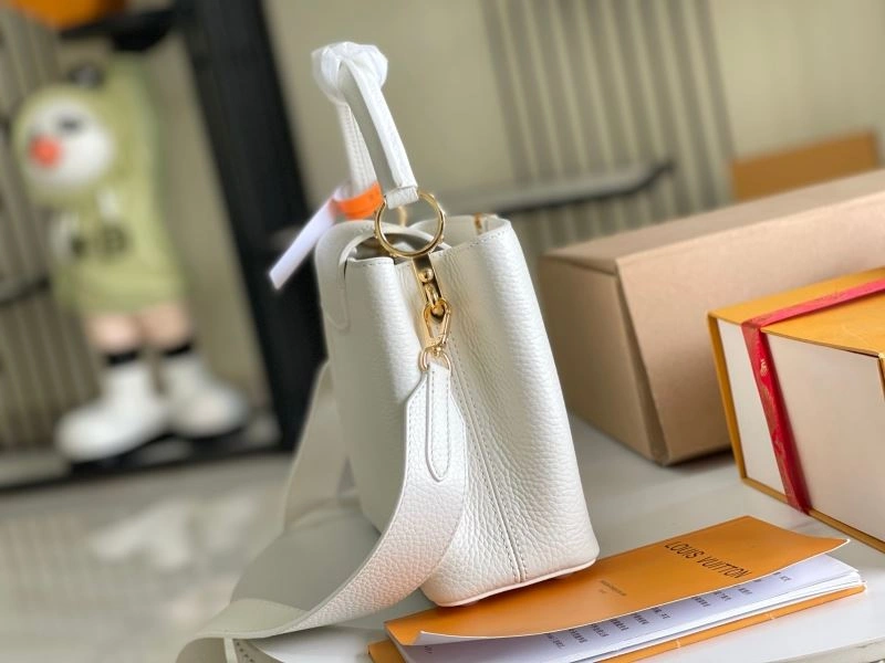 Youthful Louis Vuitton Capucines BB Bags 93968