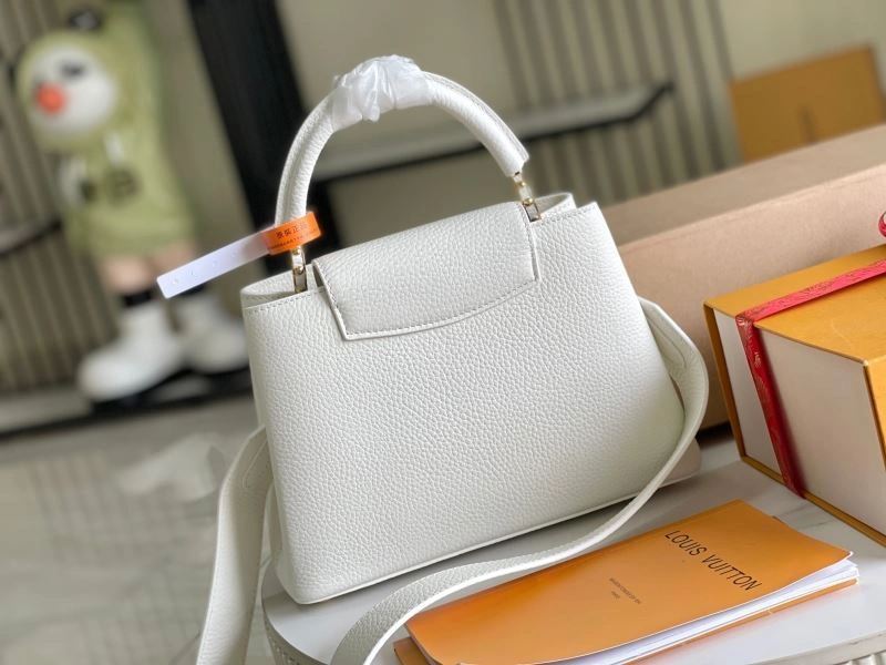 Youthful Louis Vuitton Capucines BB Bags 93968