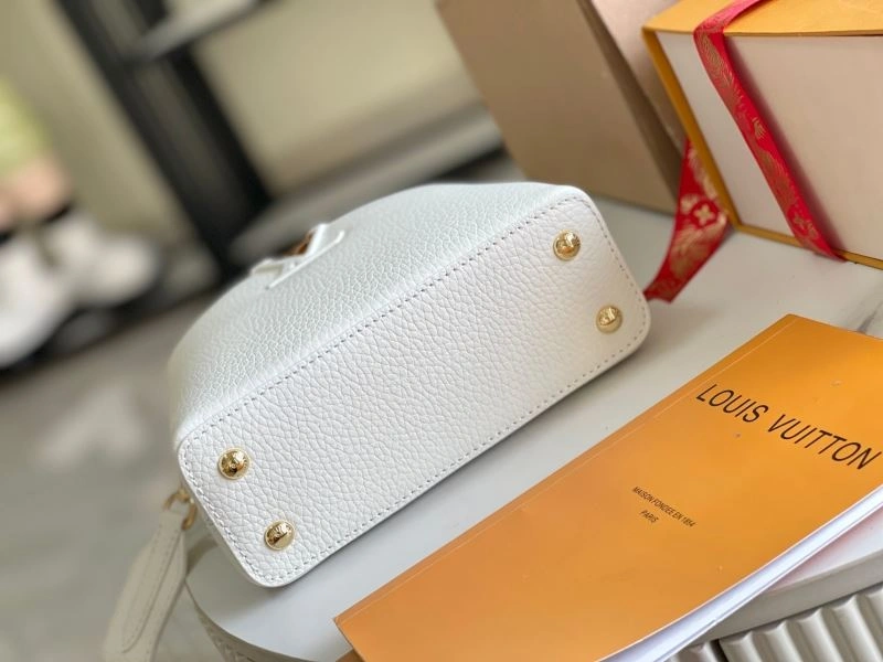 WaterResistant Louis Vuitton Capucines BB Bags 93969