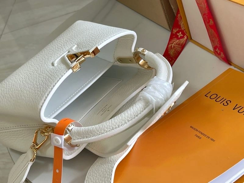 WaterResistant Louis Vuitton Capucines BB Bags 93969