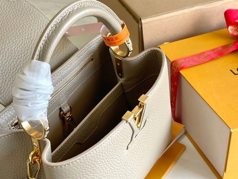 Louis Vuitton Capucines BB Bags TimelessDesign 93988