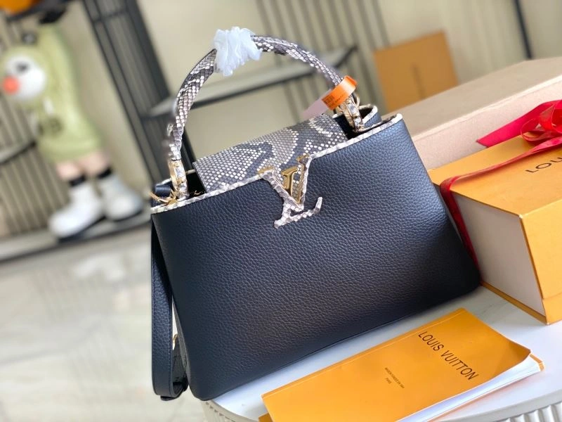 UrbanChic Louis Vuitton Capucines BB Bags 93956