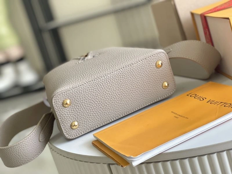 Louis Vuitton Capucines BB Bags Unisex 93979