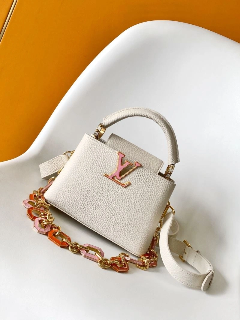 Lightweight Louis Vuitton Capucines BB Bags 93828
