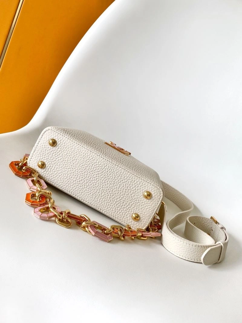 Lightweight Louis Vuitton Capucines BB Bags 93828