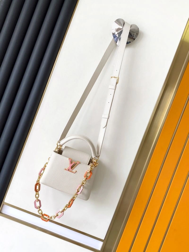 Lightweight Louis Vuitton Capucines BB Bags 93828
