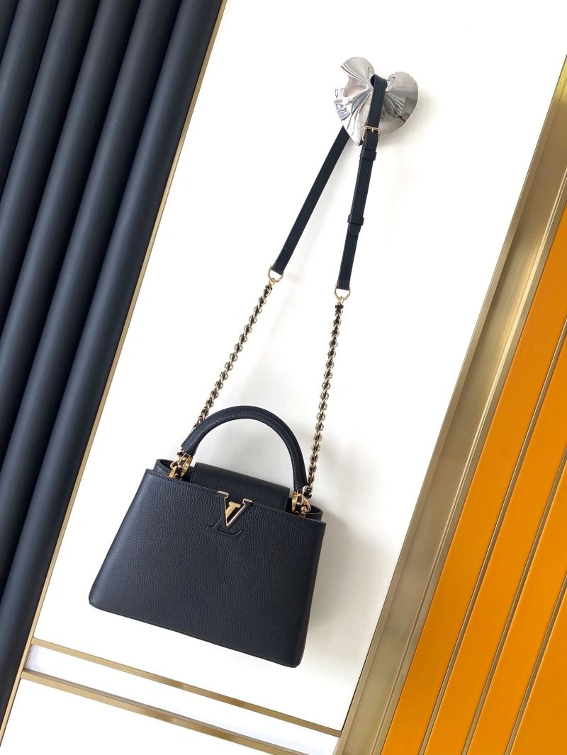 Versatile Louis Vuitton Capucines BB Bags 93812