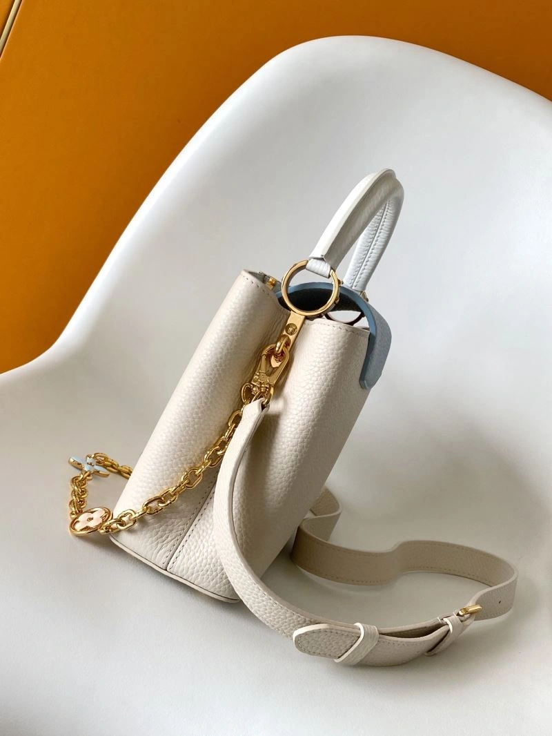 Flexible Louis Vuitton Capucines BB Bags 93810