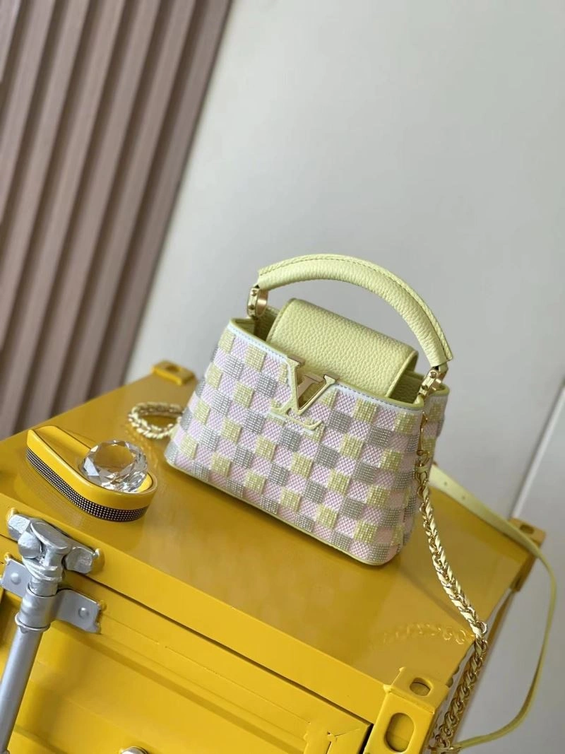 Stretchable Louis Vuitton Capucines BB Bags 93633