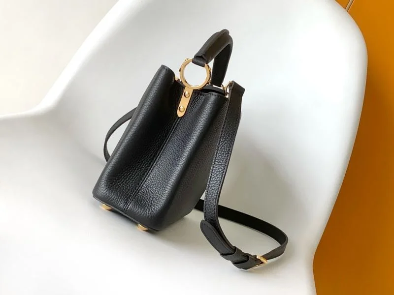 Sporty Louis Vuitton Capucines BB Bags 43394