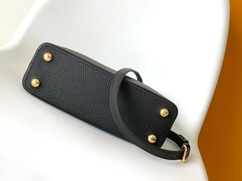 Sporty Louis Vuitton Capucines BB Bags 43394