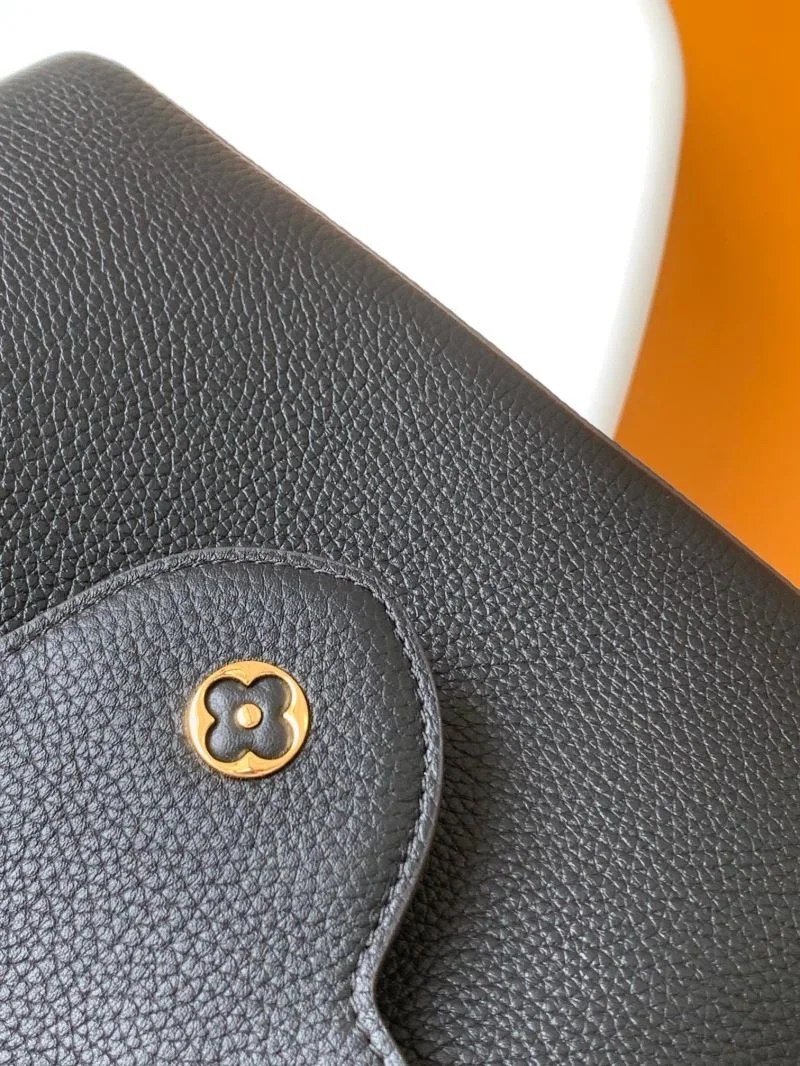 Sporty Louis Vuitton Capucines BB Bags 43394