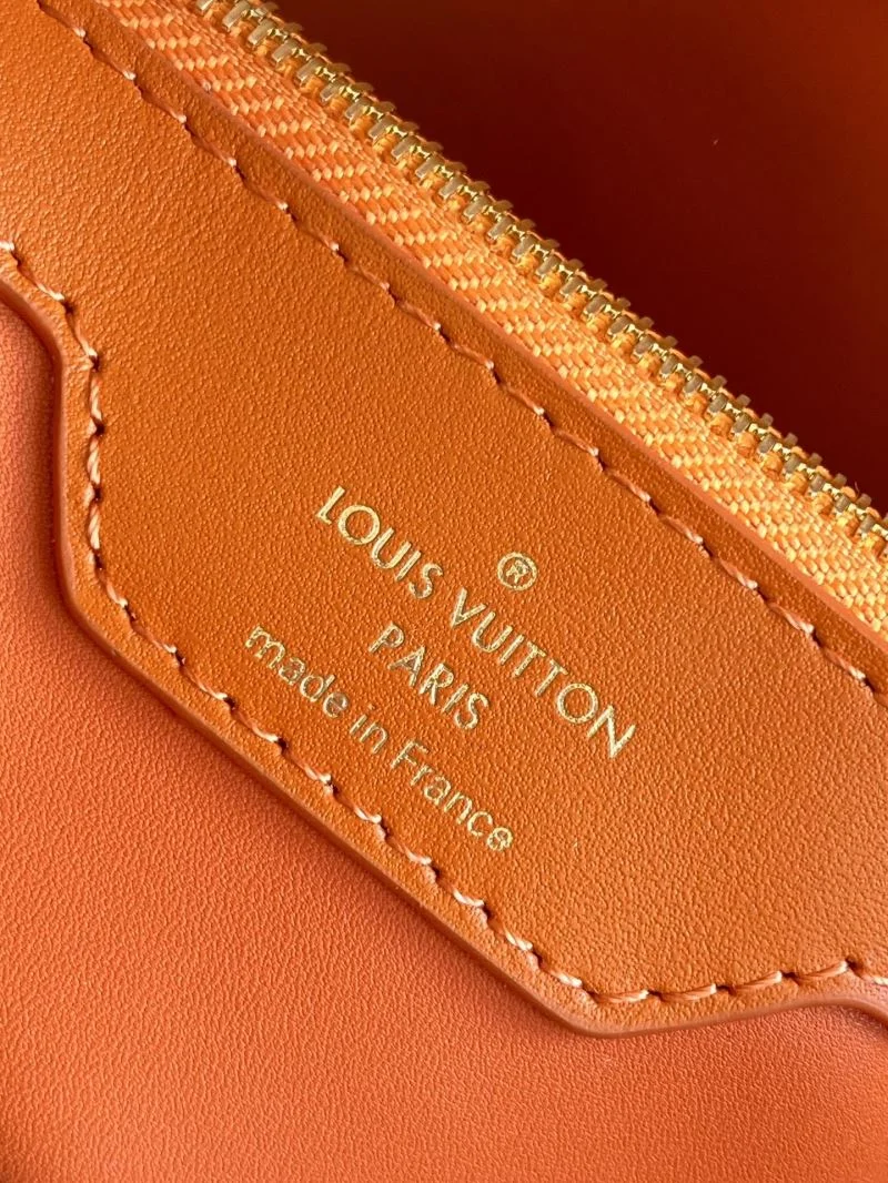 RelaxedFit Louis Vuitton Capucines BB Bags 43439