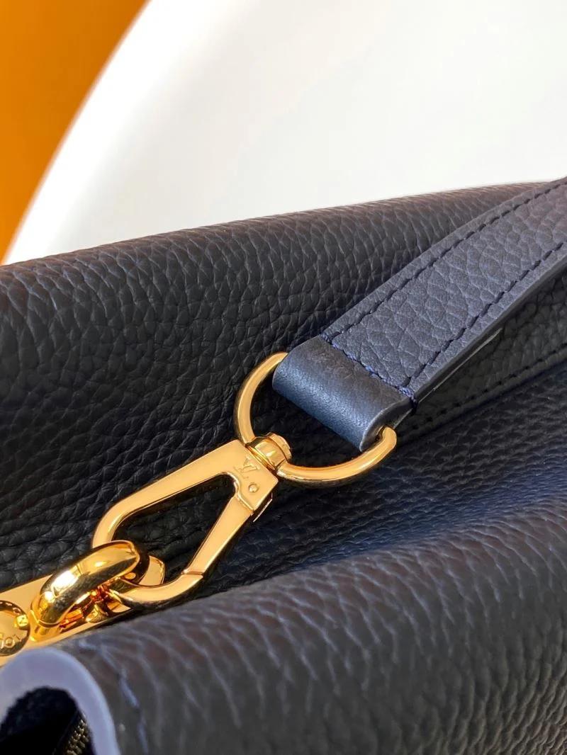 SmoothTexture Louis Vuitton Capucines BB Bags 43360