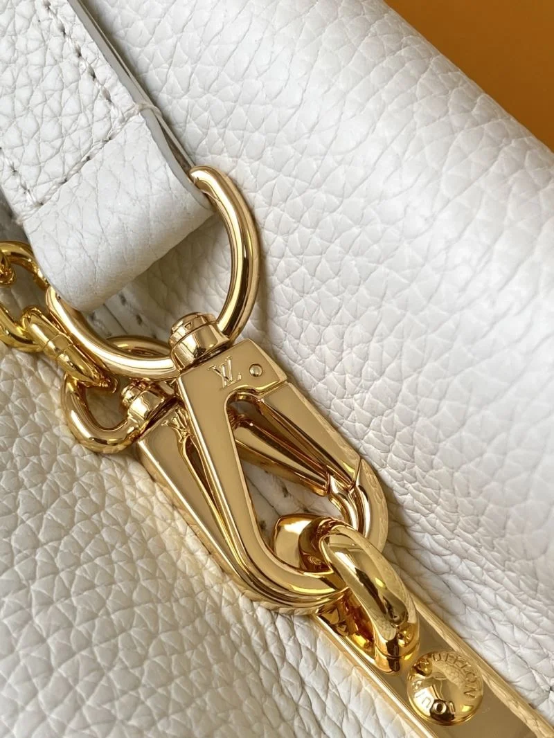 Neat Louis Vuitton Capucines BB Bags 43359
