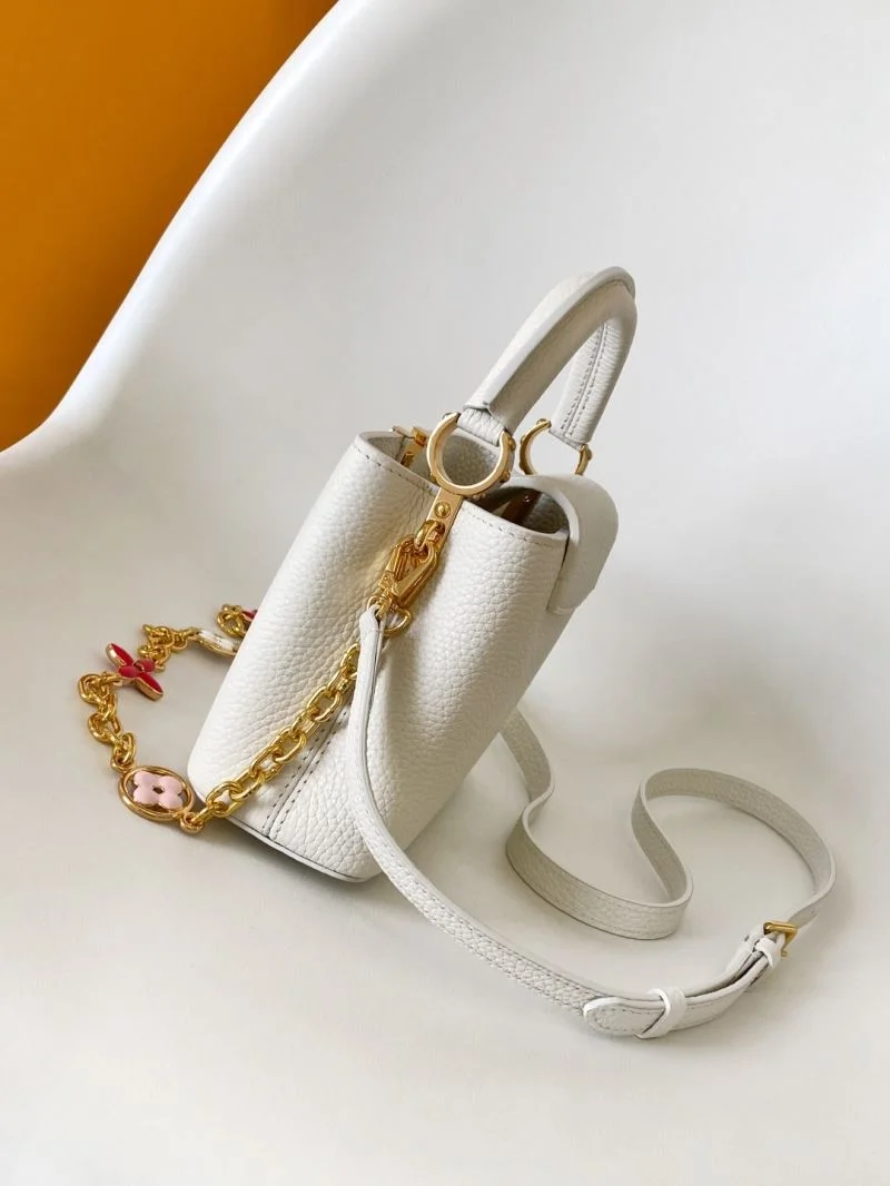 Lightweight Louis Vuitton Capucines BB Bags 43358