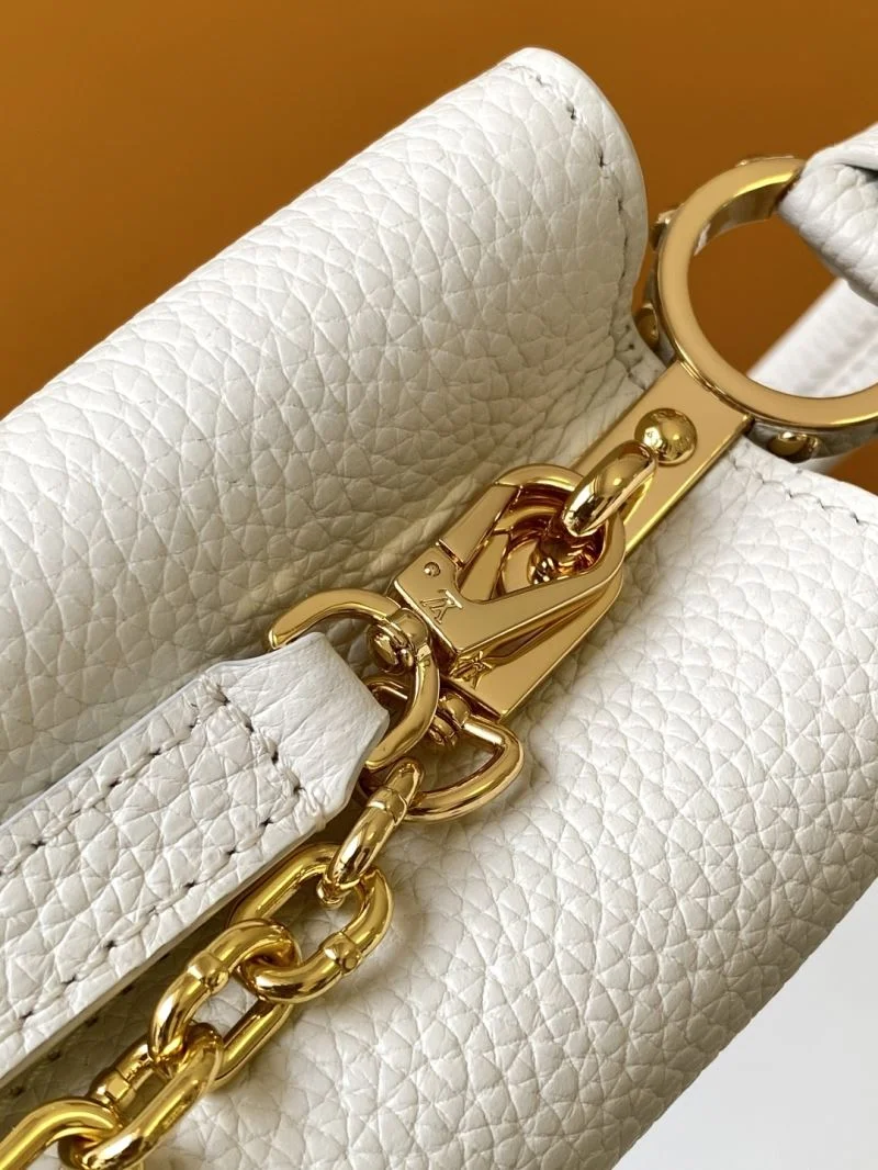 Lightweight Louis Vuitton Capucines BB Bags 43358