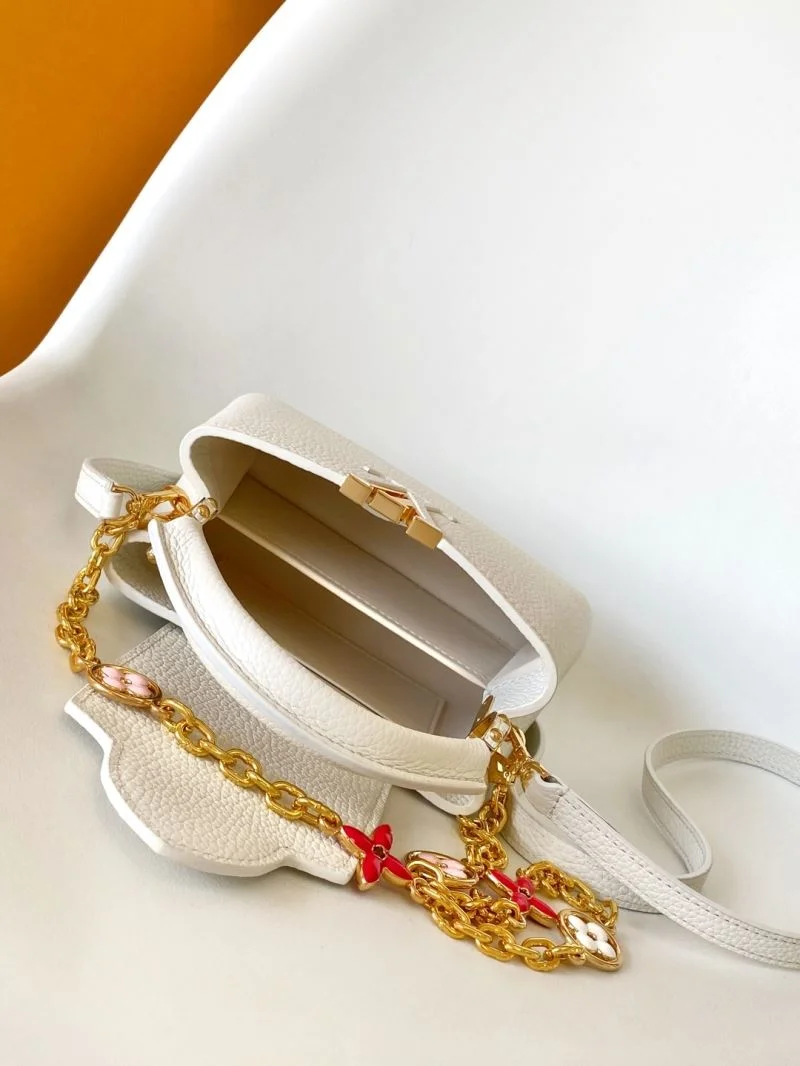 Lightweight Louis Vuitton Capucines BB Bags 43358