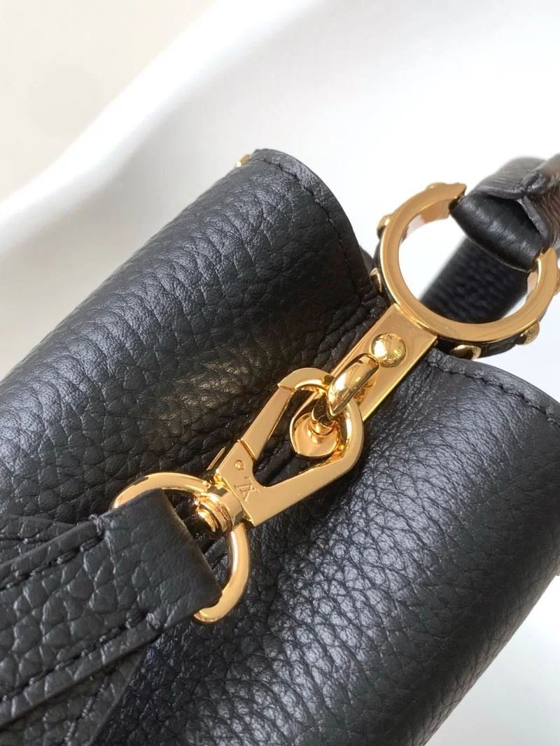 Lightweight Louis Vuitton Capucines BB Bags 42963