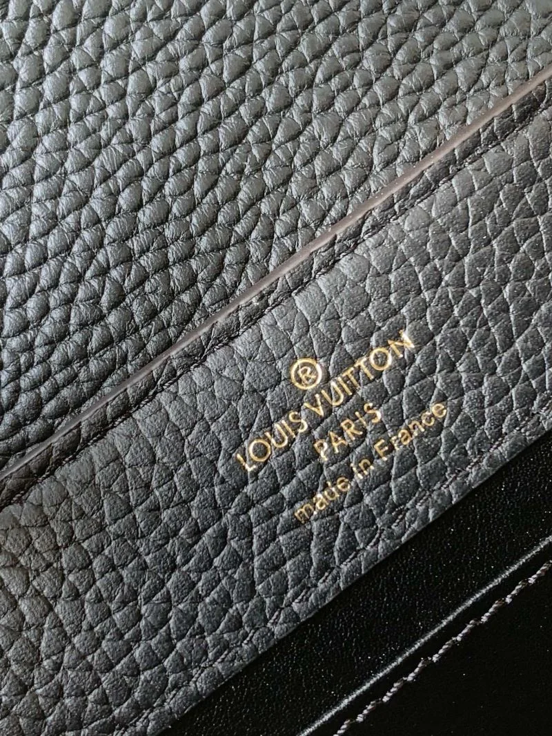 Lightweight Louis Vuitton Capucines BB Bags 42963