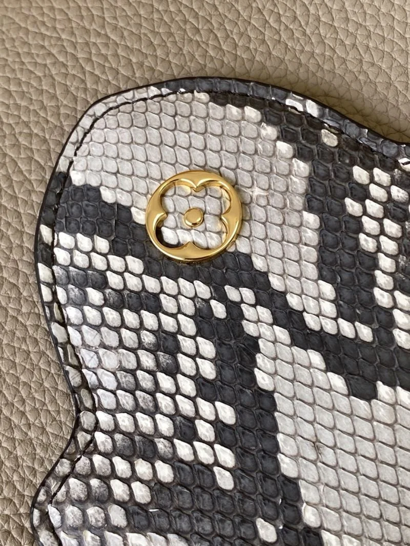 StreetReady Louis Vuitton Capucines BB Bags 42976