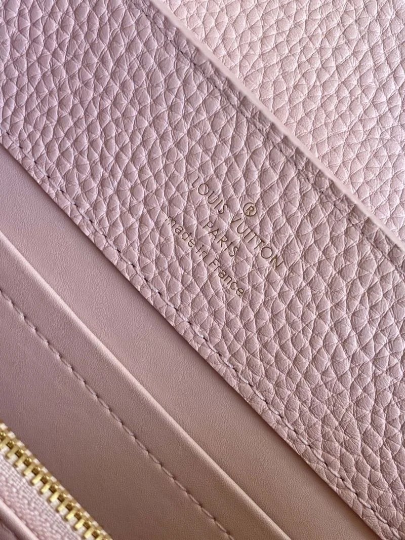 UrbanChic Louis Vuitton Capucines BB Bags 42964