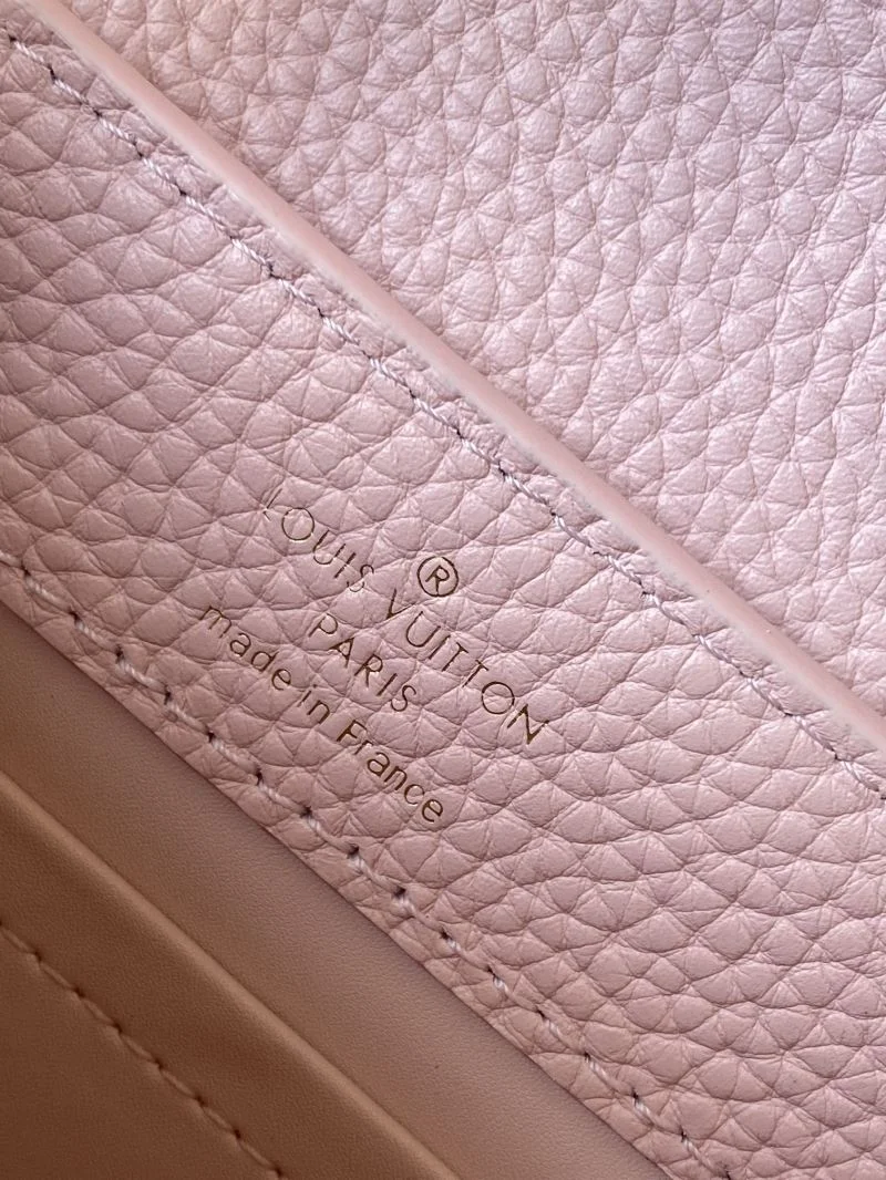 ComfortFit Louis Vuitton Capucines BB Bags 43062