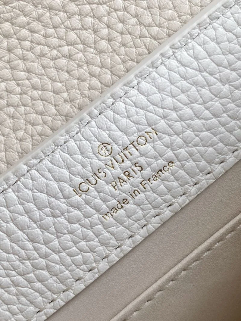 Fashionable Louis Vuitton Capucines BB Bags 42923