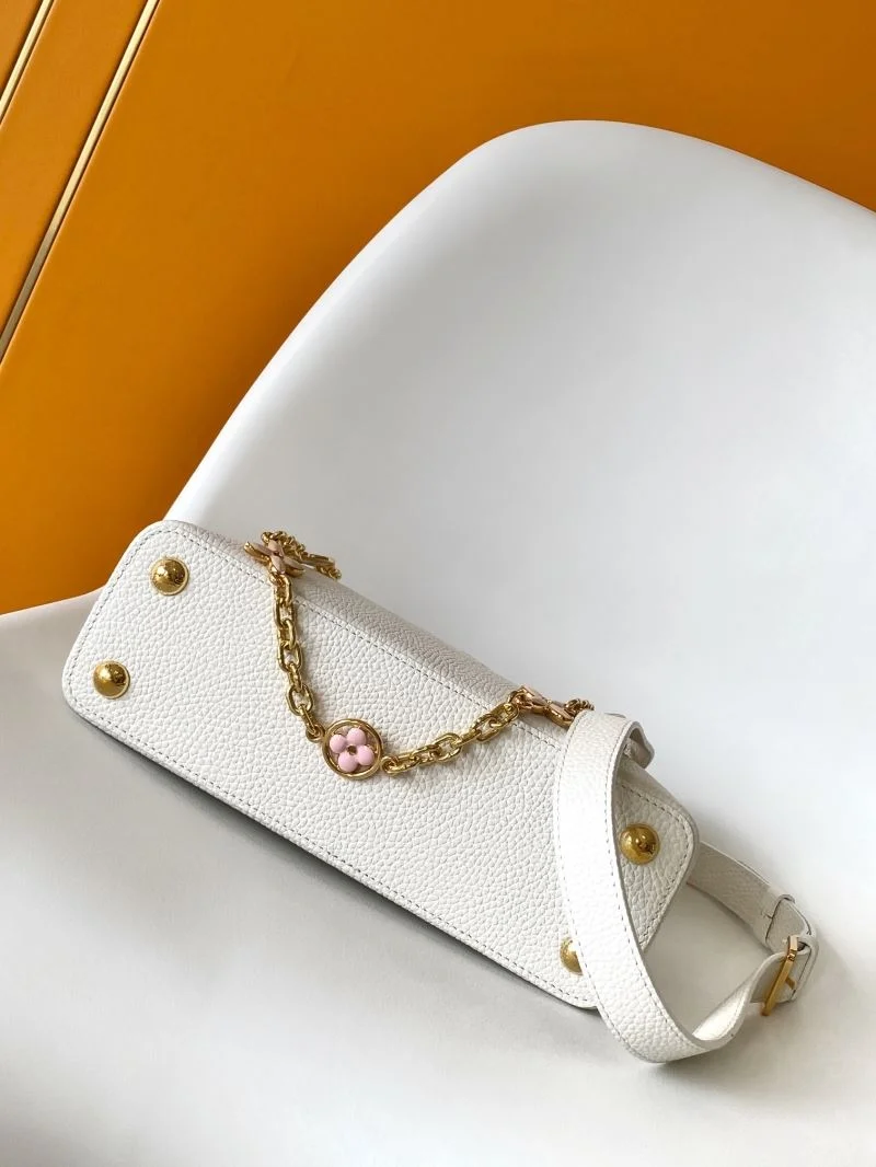Sporty Louis Vuitton Capucines BB Bags 42967