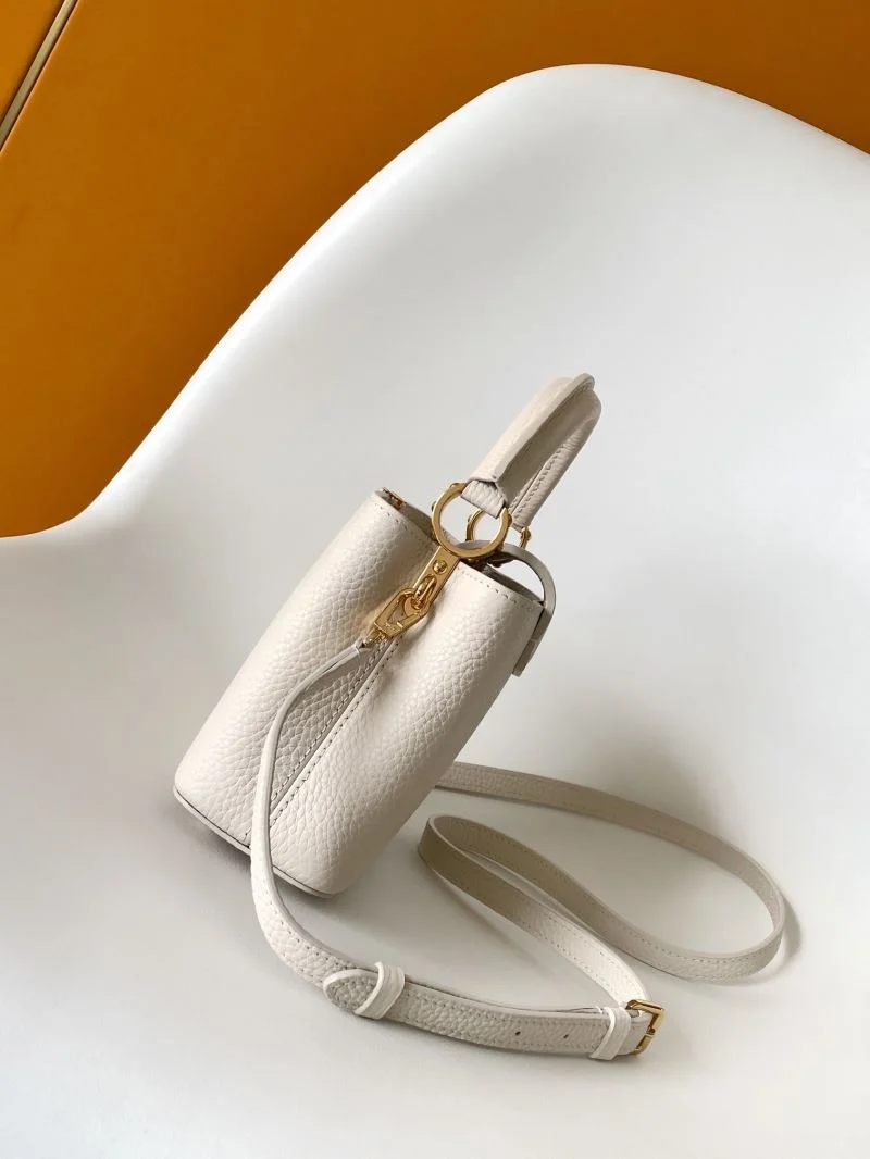 Timeless Louis Vuitton Capucines BB Bags 42952