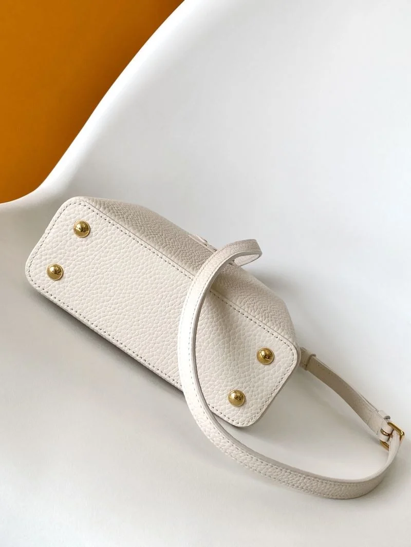Timeless Louis Vuitton Capucines BB Bags 42952
