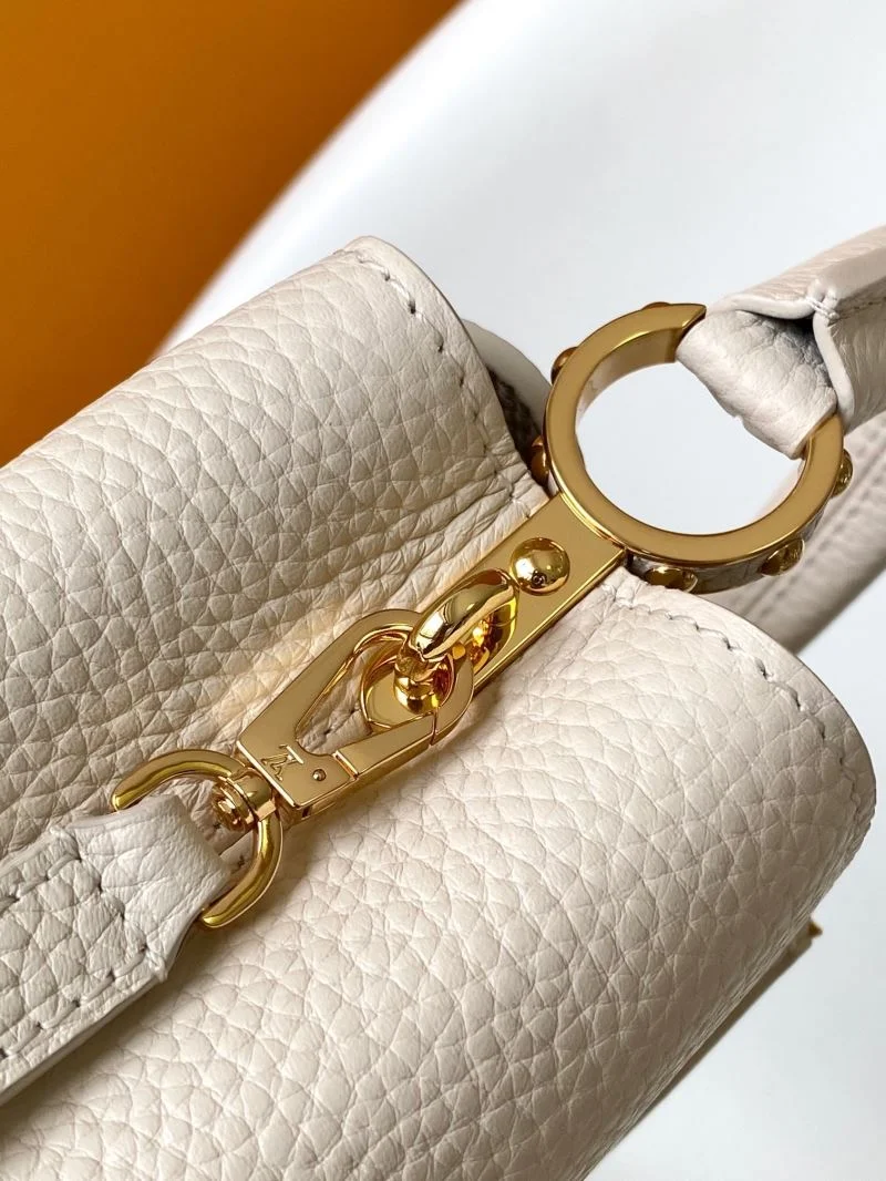 Timeless Louis Vuitton Capucines BB Bags 42952