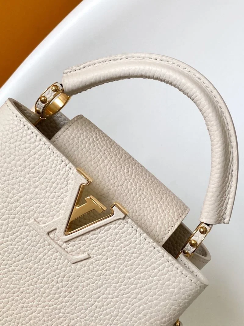 Timeless Louis Vuitton Capucines BB Bags 42952