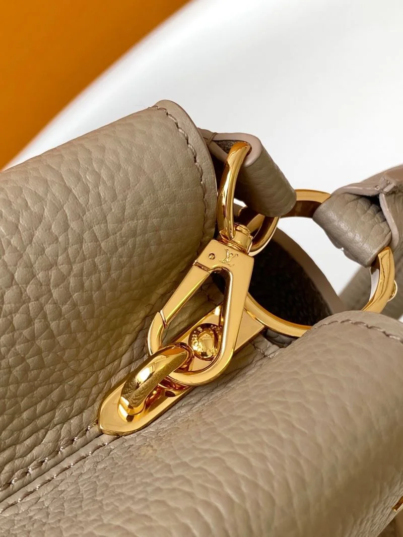 Snug Louis Vuitton Capucines BB Bags 42914