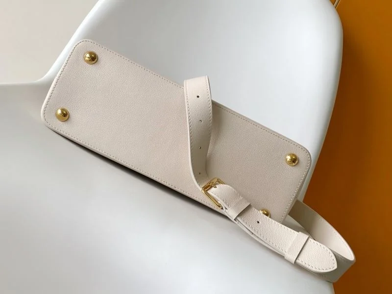 Louis Vuitton Capucines BB Bags TechFriendly 42912
