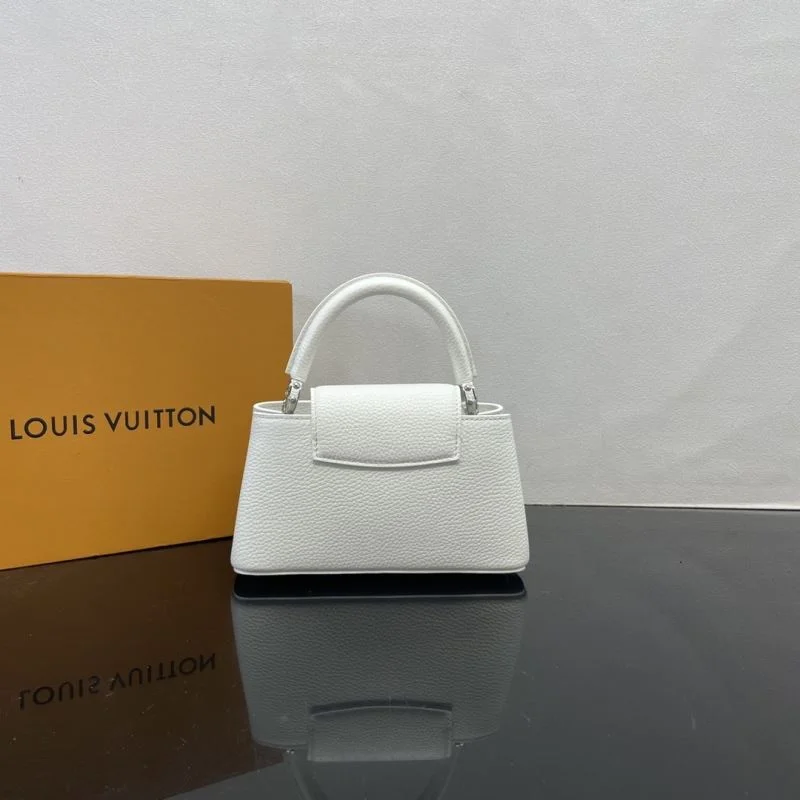 Efficient Louis Vuitton Capucines BB Bags 41835