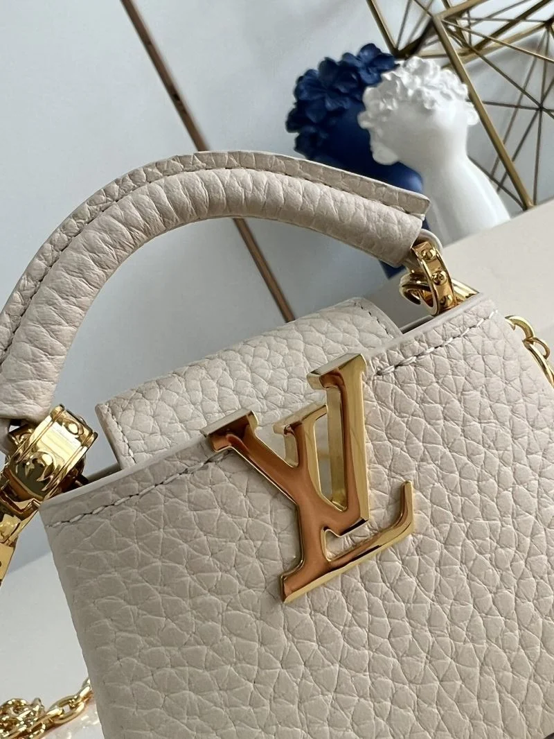 Bright Louis Vuitton Capucines BB Bags 41393