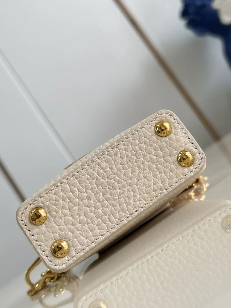 Bright Louis Vuitton Capucines BB Bags 41393