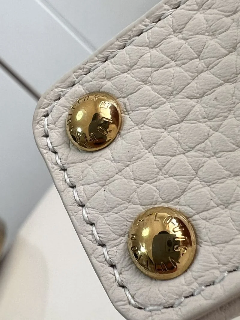 Bright Louis Vuitton Capucines BB Bags 41393