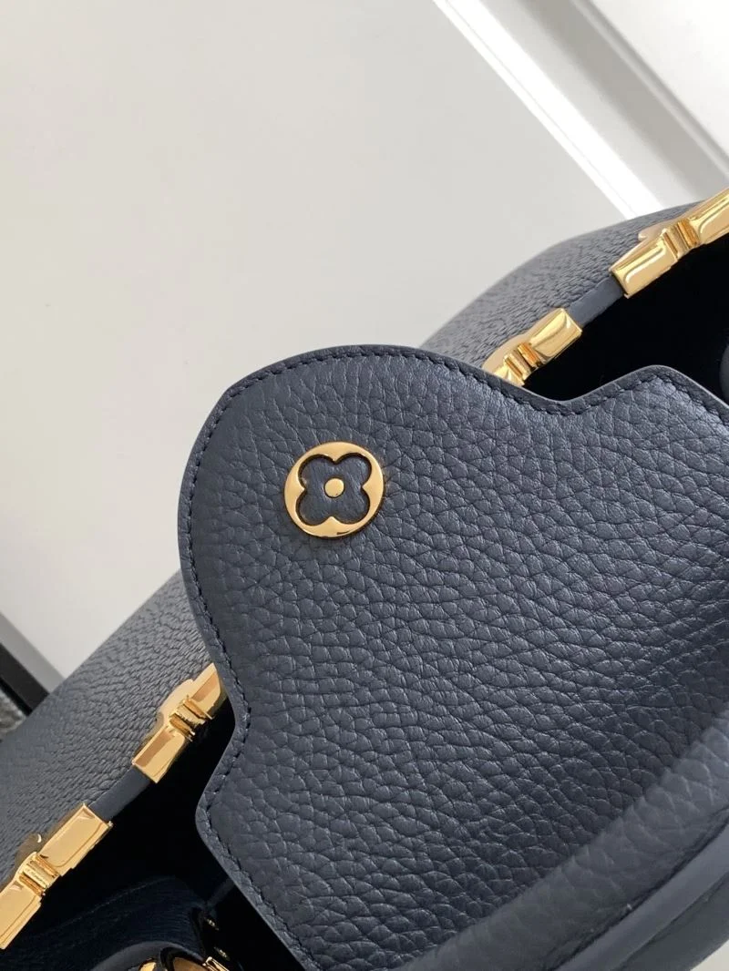 RelaxedFit Louis Vuitton Capucines BB Bags 41392
