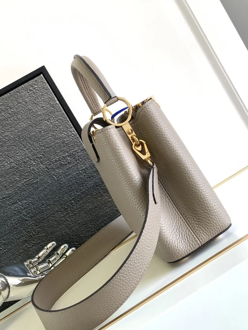 SmoothTexture Louis Vuitton Capucines BB Bags 41387