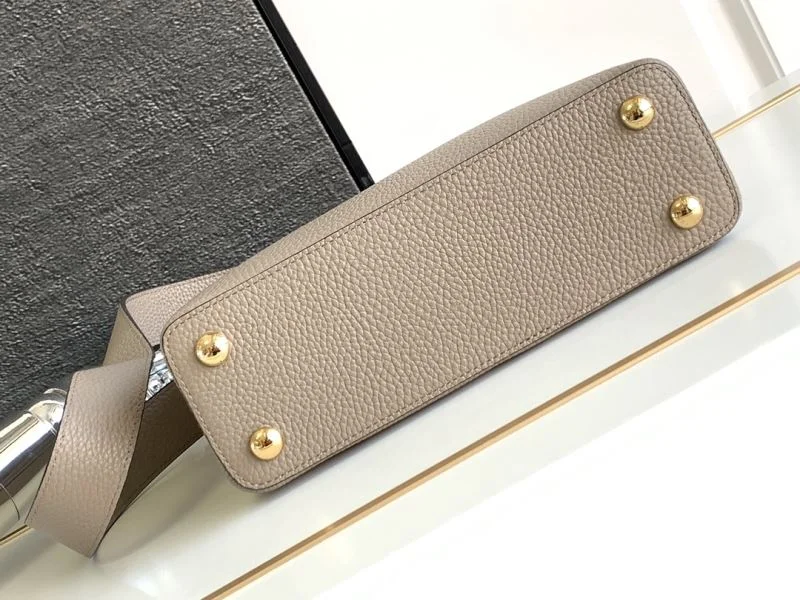 SmoothTexture Louis Vuitton Capucines BB Bags 41387