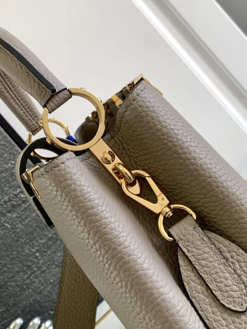 SmoothTexture Louis Vuitton Capucines BB Bags 41387