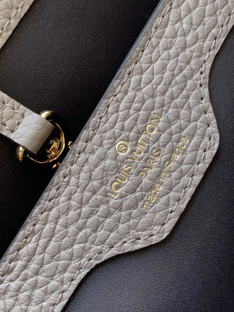 SmoothTexture Louis Vuitton Capucines BB Bags 41387